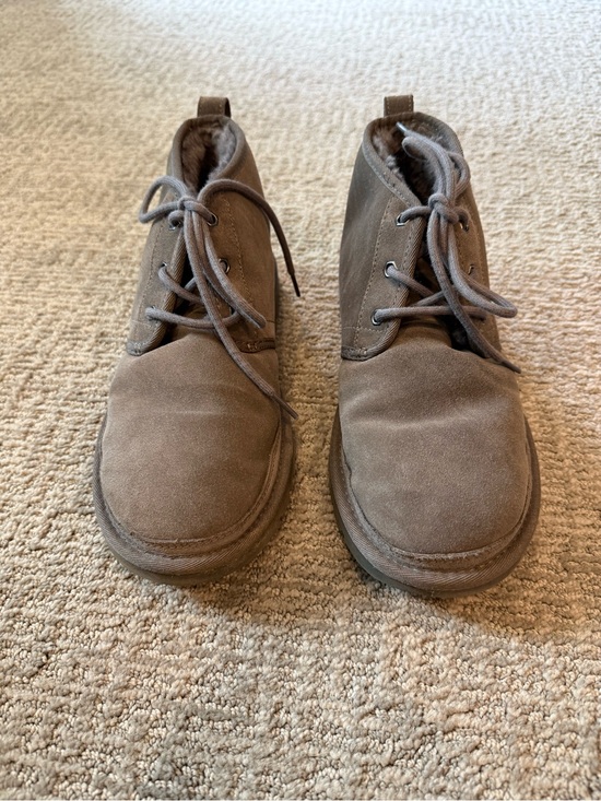 UGG Men\'s Gray Suede Lace-Up Neumel Chukka Cozy Lining Boots Sz 9 NEW